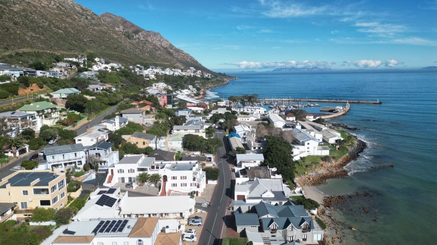 6 Bedroom Property for Sale in Gordons Bay Village Western Cape